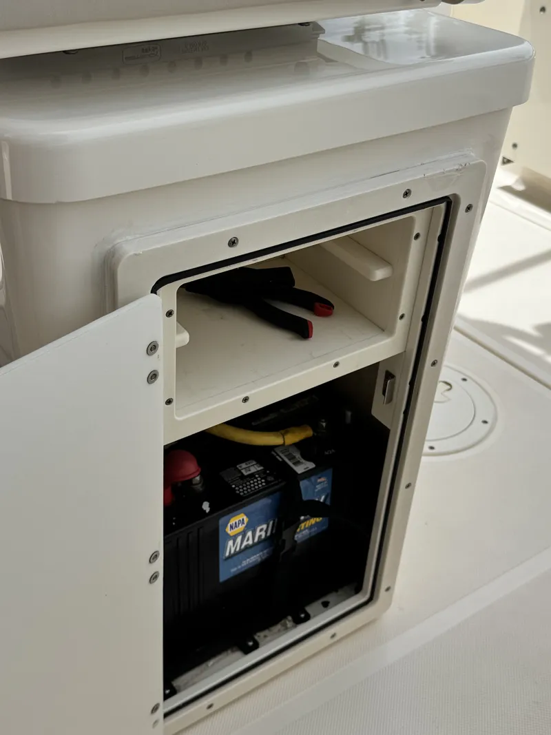 Slide: The Image of Pursuit C 260 Center Console 2013 - 22