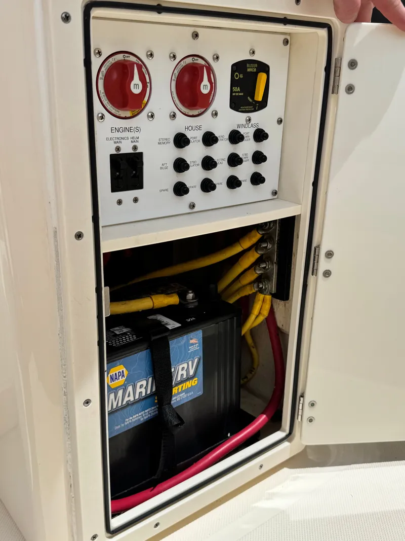 Slide: The Image of Pursuit C 260 Center Console 2013 - 23