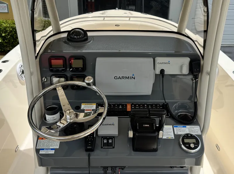 Slide: The Image of Pursuit C 260 Center Console 2013 - 24