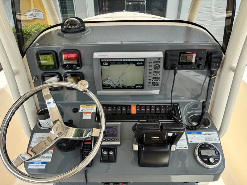 Slide: The Image of Pursuit C 260 Center Console 2013 - 27