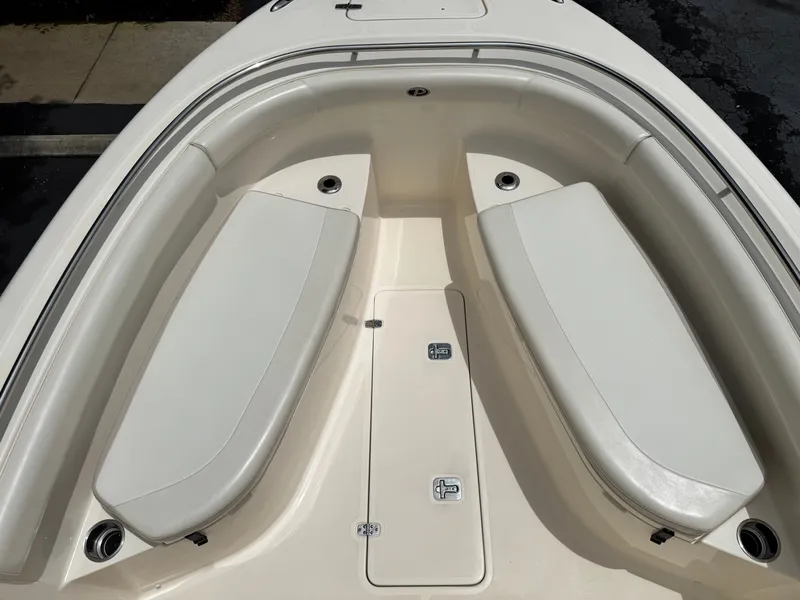 Slide: The Image of Pursuit C 260 Center Console 2013 - 31