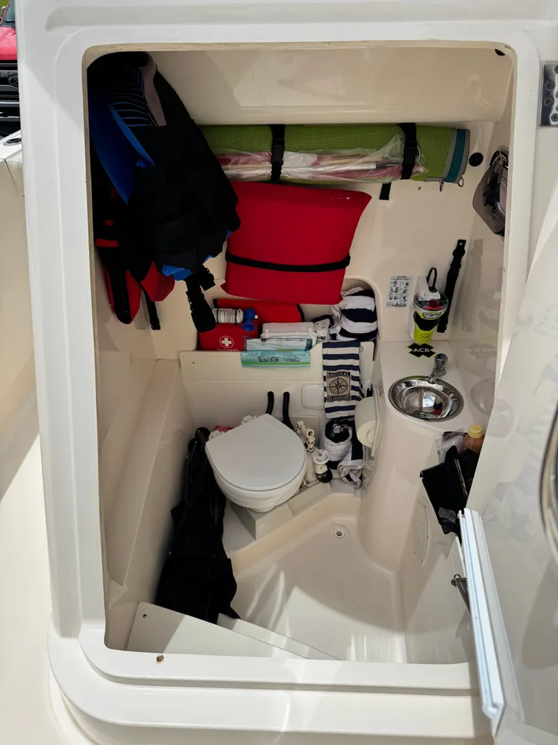 Slide: The Image of Pursuit C 260 Center Console 2013 - 36