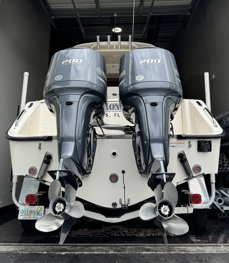 Slide: The Image of Pursuit C 260 Center Console 2013 - 48