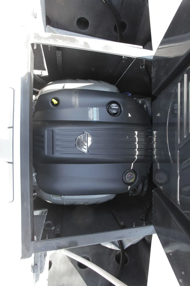 Slide: The Image of Malibu Wakesetter 23 LSV 2021 - 12