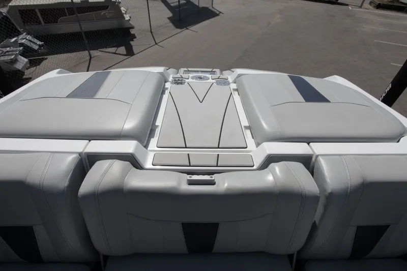 Slide: The Image of Malibu Wakesetter 23 LSV 2021 - 15