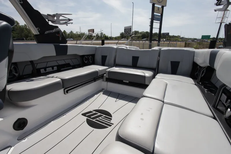 Slide: The Image of Malibu Wakesetter 23 LSV 2021 - 7