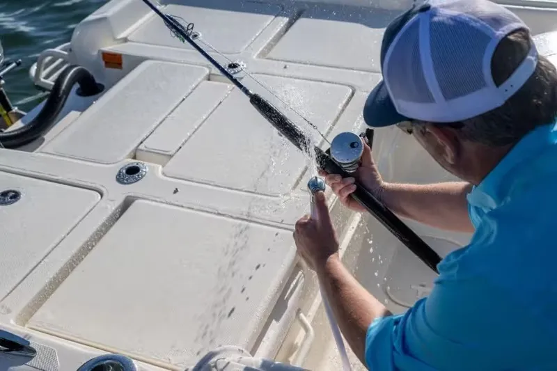 Slide: The Image of Skeeter SX2550 Family 2025 - 13