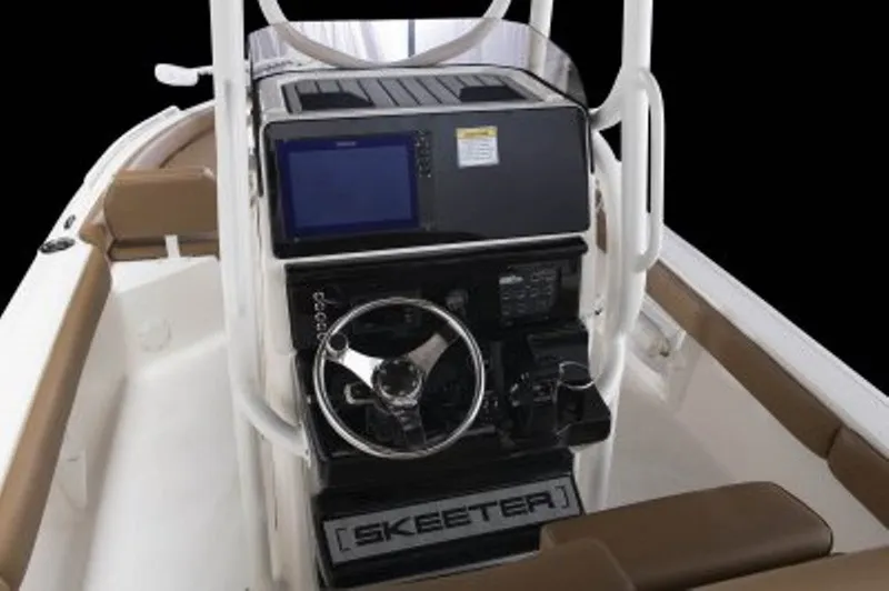 Slide: The Image of Skeeter SX2550 Family 2025 - 6