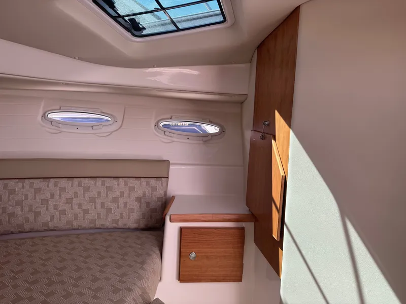 Slide: The Image of Cutwater C-32CB 2026 - 10