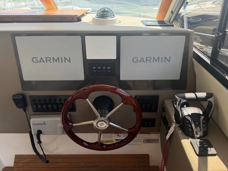 Slide: The Image of Cutwater C-32CB 2026 - 16