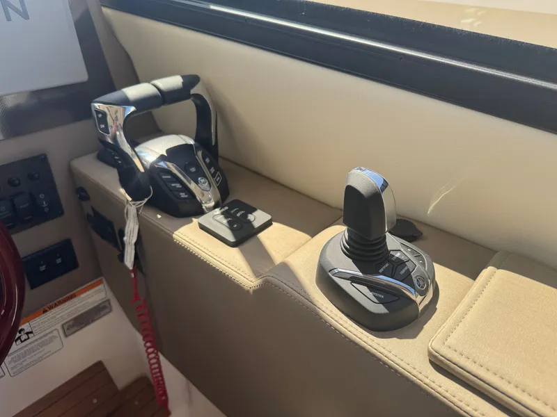 Slide: The Image of Cutwater C-32CB 2026 - 17