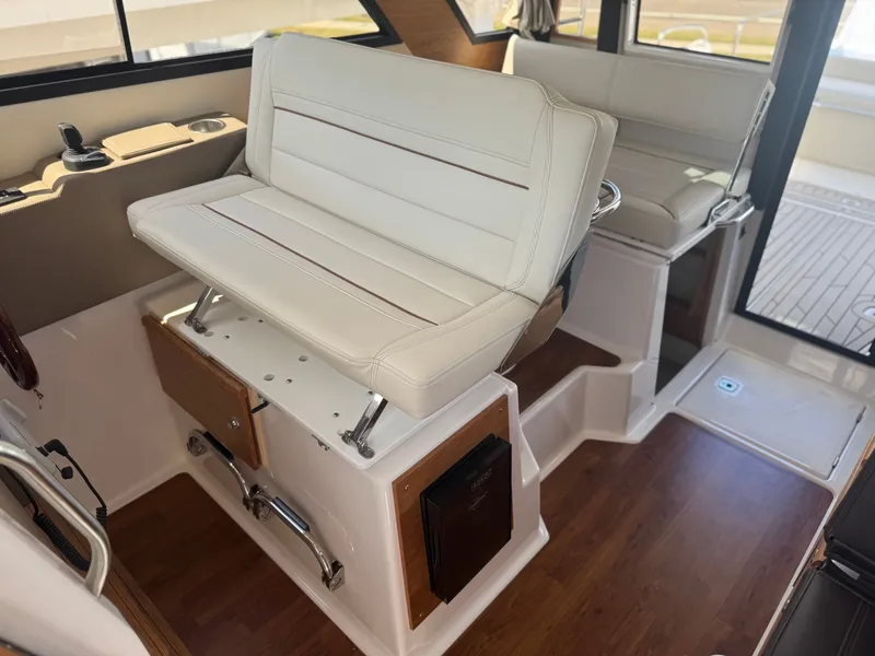 Slide: The Image of Cutwater C-32CB 2026 - 18