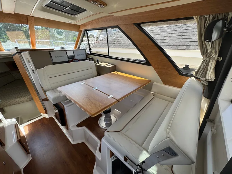 Slide: The Image of Cutwater C-32CB 2026 - 28