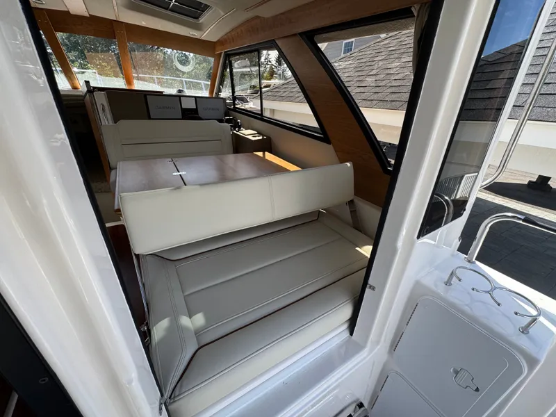 Slide: The Image of Cutwater C-32CB 2026 - 30