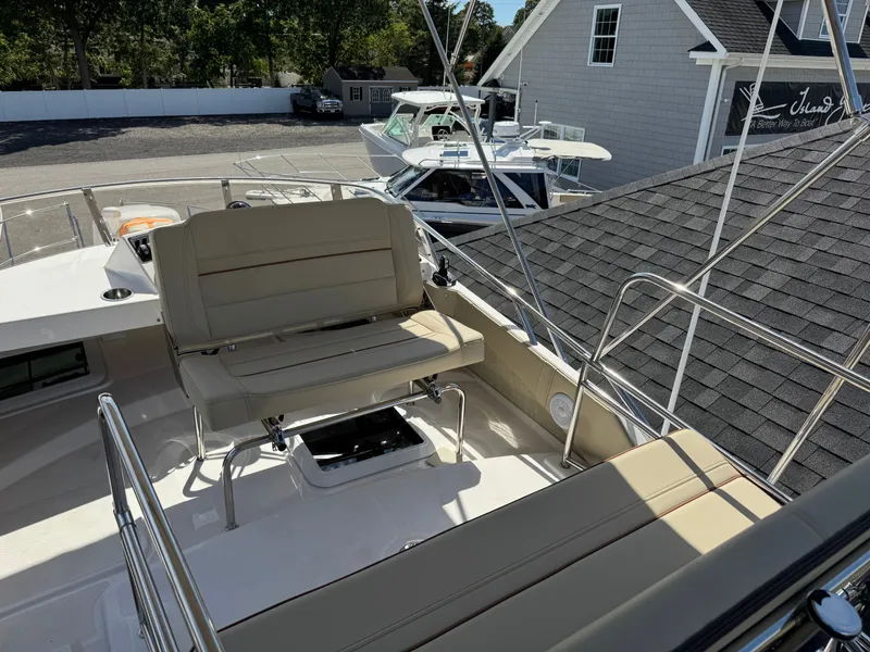 Slide: The Image of Cutwater C-32CB 2026 - 8