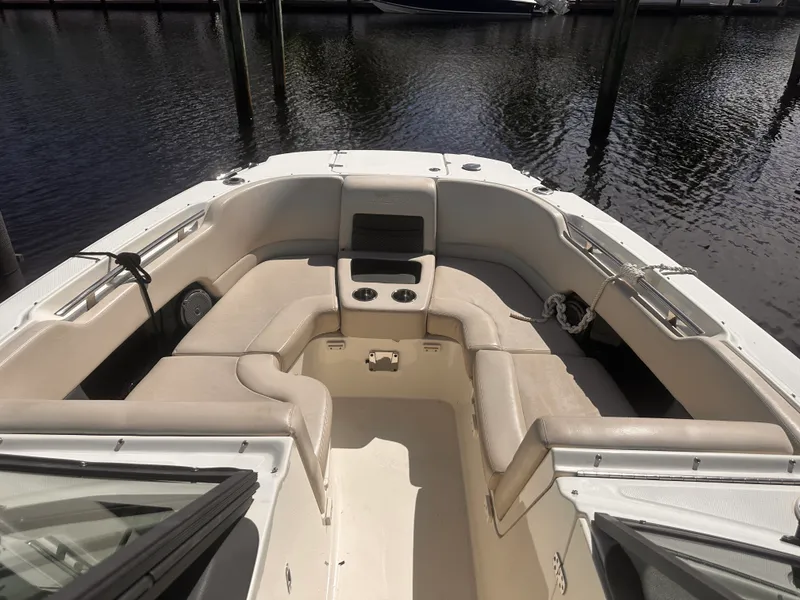 Slide: The Image of Boston Whaler 270 VANTAGE 2018 - 1