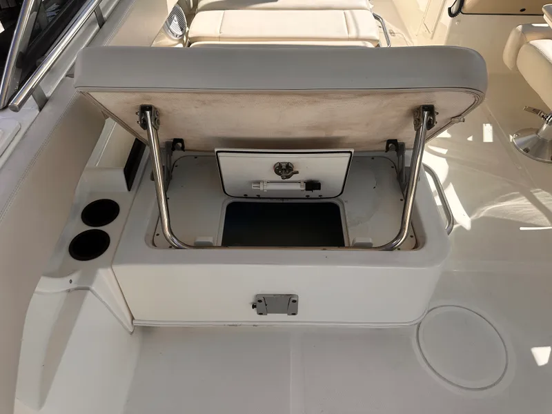 Slide: The Image of Boston Whaler 270 VANTAGE 2018 - 14