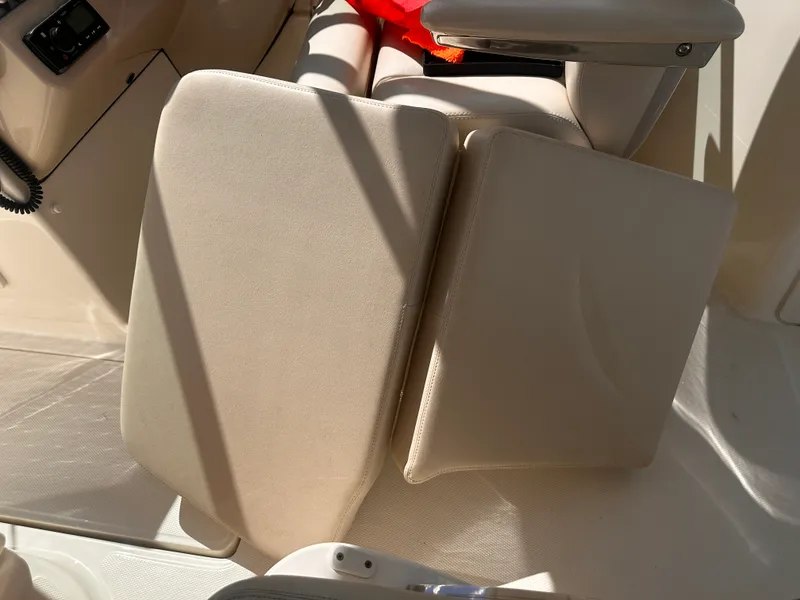 Slide: The Image of Boston Whaler 270 VANTAGE 2018 - 24