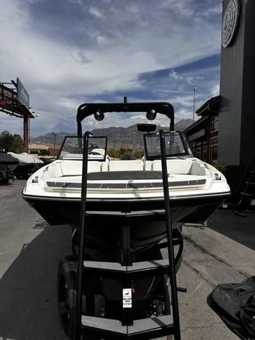 Slide: The Image of Heyday Wake Boats H22 2022 - 3