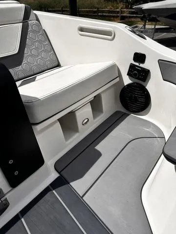 Slide: The Image of Heyday Wake Boats H22 2022 - 6