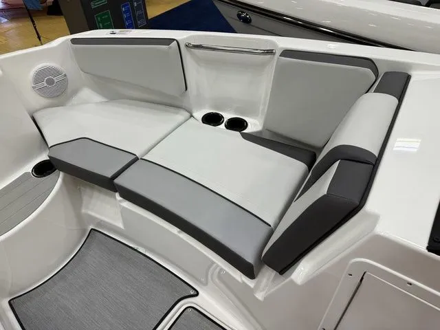 Slide: The Image of Yamaha AR220 2026 - 18