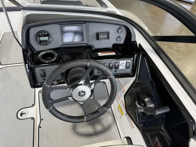 Slide: The Image of Yamaha AR195 2026 - 16