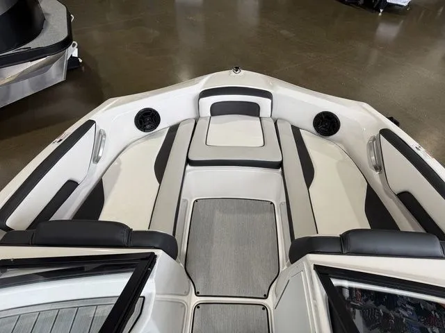 Slide: The Image of Yamaha AR195 2026 - 22