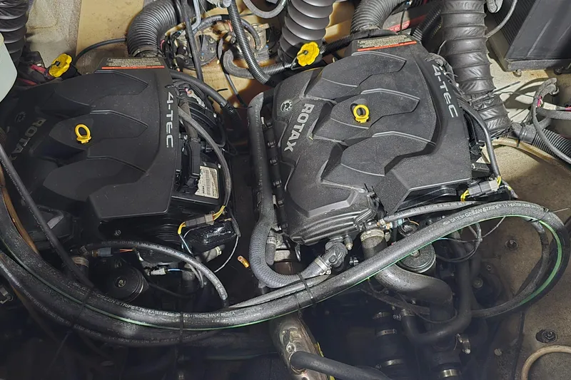 Slide: The Image of 2007 Sea-Doo Islandia SE engine compartment with dual Rotax 4-TEC engines. - 29