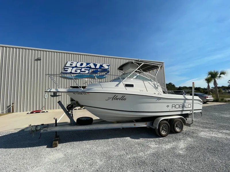 The Image of Robalo 2240 Walkaround 2000 - 0