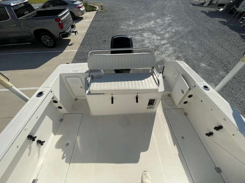 Slide: The Image of Robalo 2240 Walkaround 2000 - 13