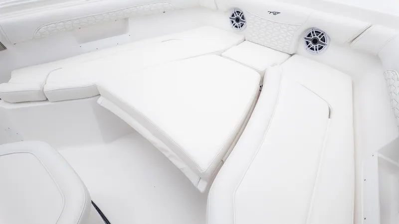 Slide: The Image of Tidewater 272 CC Adventure 2026 - 23