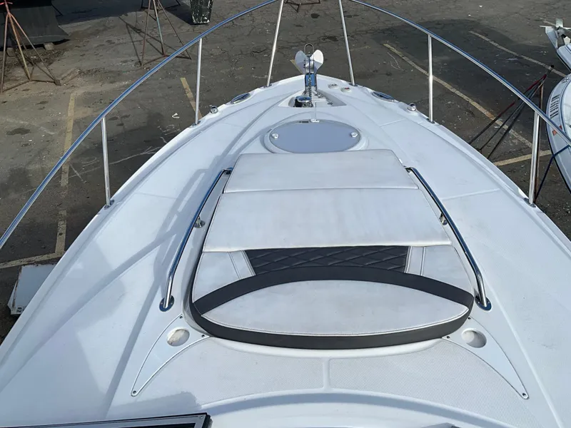 Slide: The Image of Monterey 295 Sport Yacht 2021 - 8