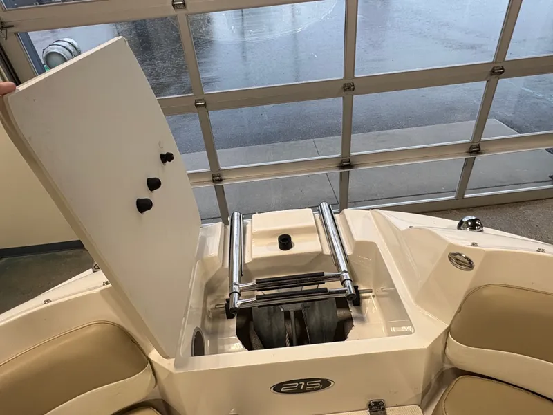 Slide: The Image of Stingray 215 LR 2014 - 14