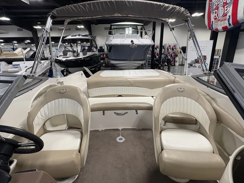 Slide: The Image of Stingray 215 LR 2014 - 4