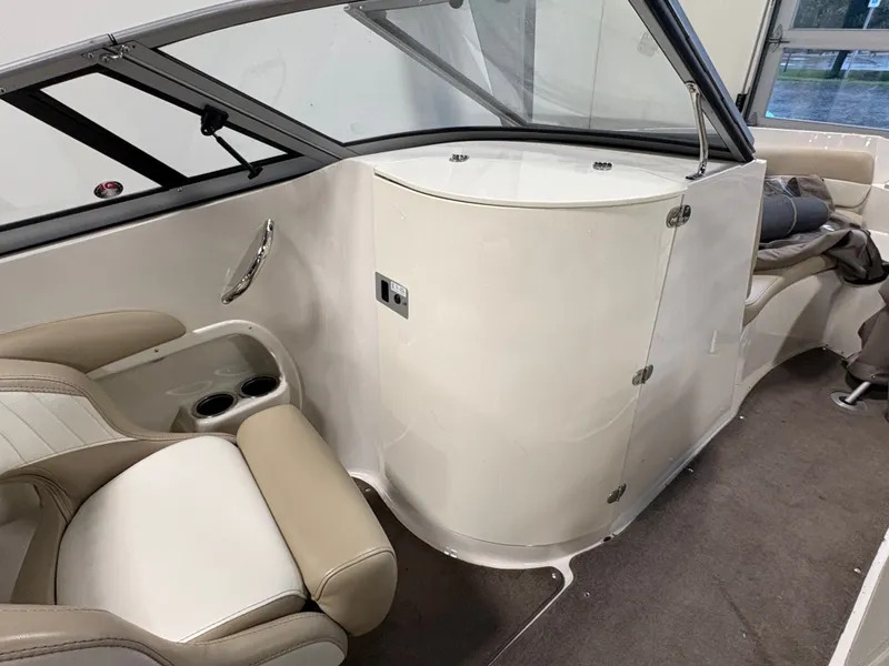 Slide: The Image of Stingray 215 LR 2014 - 7