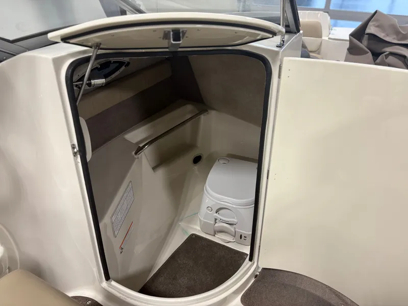 Slide: The Image of Stingray 215 LR 2014 - 8