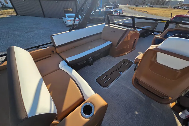 Slide: The Image of 2026 Avalon Platinum LSZ 2585 VRB boat interior with luxurious seating and modern design. - 6
