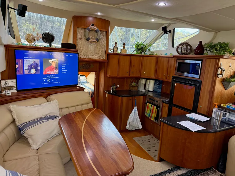 Slide: The Image of Silverton 43MY 2002 - 14