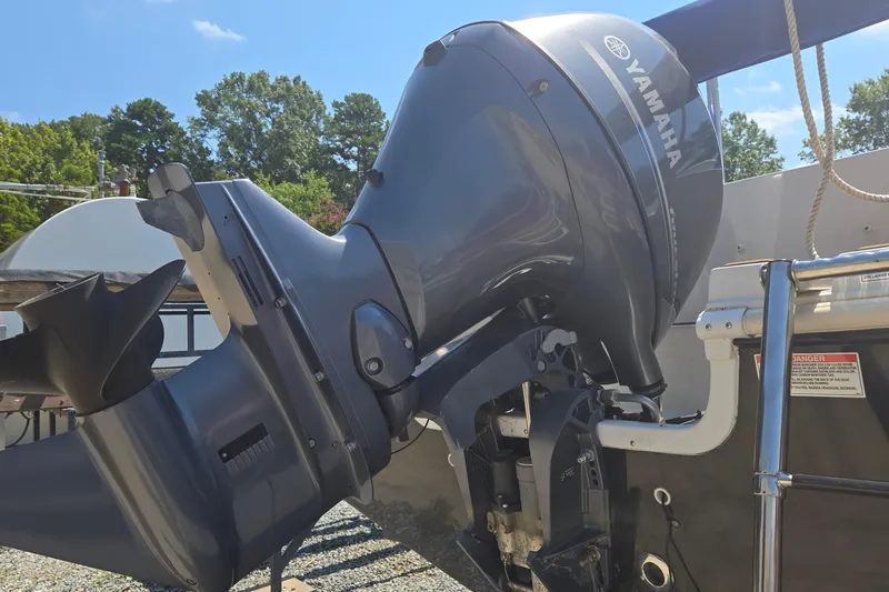 Slide: The Image of 2021 Starcraft SVX 191 OB with Yamaha outboard motor, close-up view. - 12