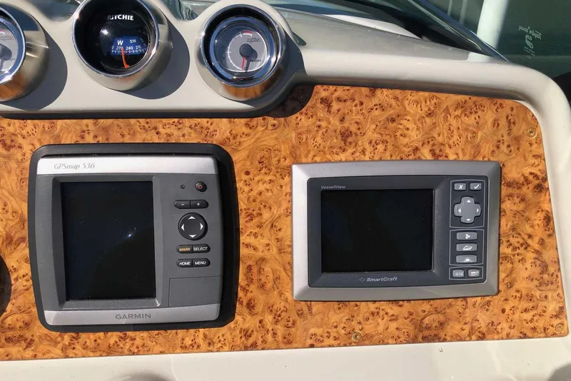 Slide: The Image of Dashboard of 2012 Formula 310 Sun Sport with Garmin GPSmap 536 and SmartCraft VesselView. - 20