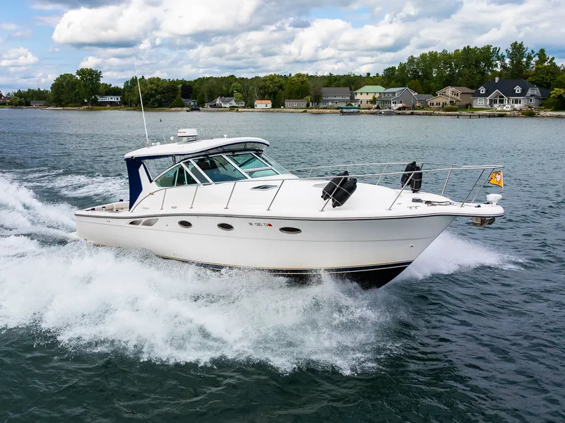 The Image of Tiara 3500 Open 2002 - 0