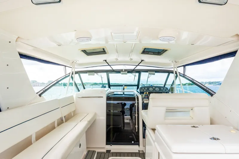 Slide: The Image of Tiara 3500 Open 2002 - 17