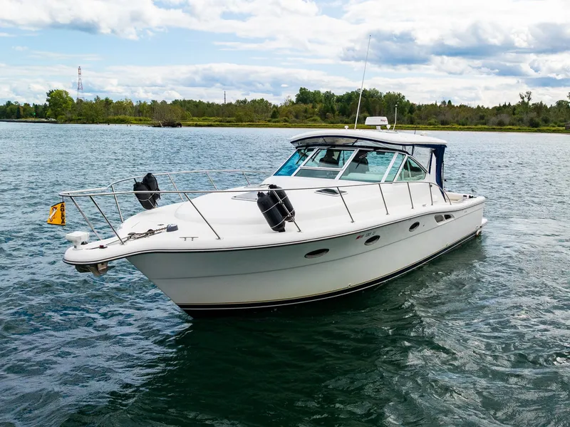 Slide: The Image of Tiara 3500 Open 2002 - 6