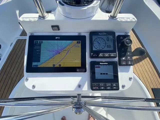 Slide: The Image of Beneteau 393 2002 - 15