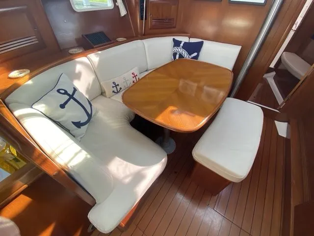 Slide: The Image of Beneteau 393 2002 - 24