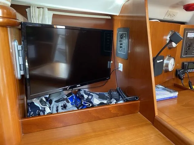 Slide: The Image of Beneteau 393 2002 - 26