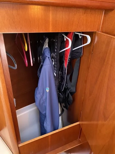 Slide: The Image of Beneteau 393 2002 - 29