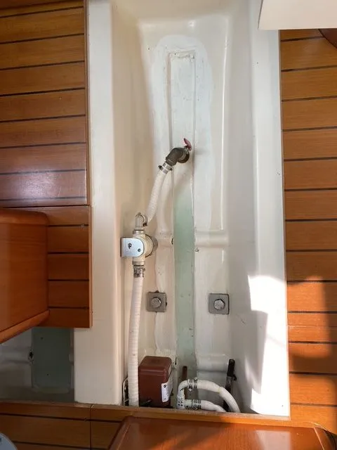 Slide: The Image of Beneteau 393 2002 - 30