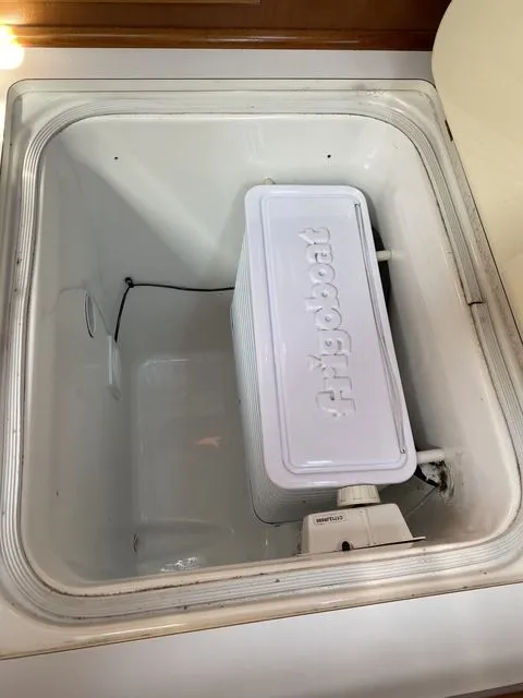 Slide: The Image of Beneteau 393 2002 - 33