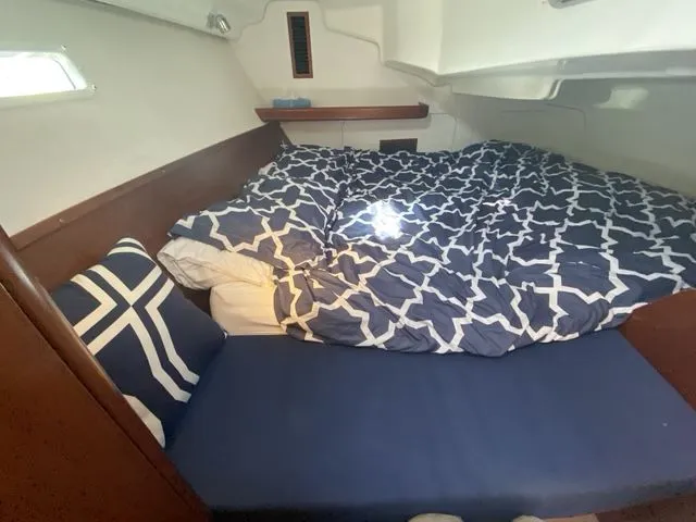 Slide: The Image of Beneteau 393 2002 - 38